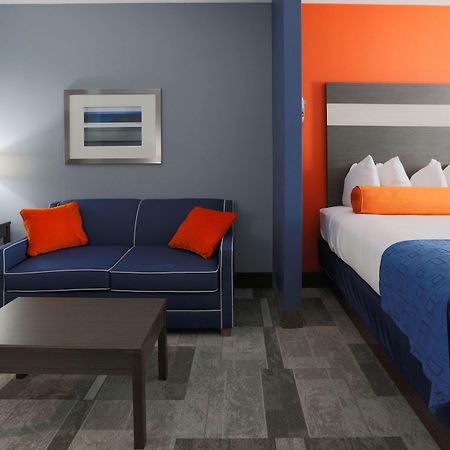 Best Western Plus Wewoka Inn & Suites Bagian luar foto
