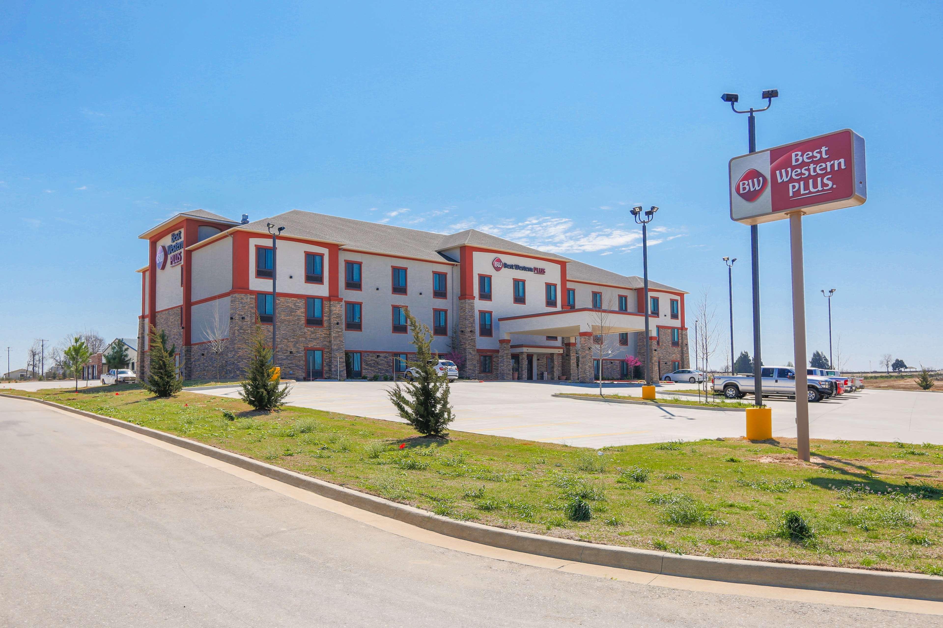 Best Western Plus Wewoka Inn & Suites Bagian luar foto