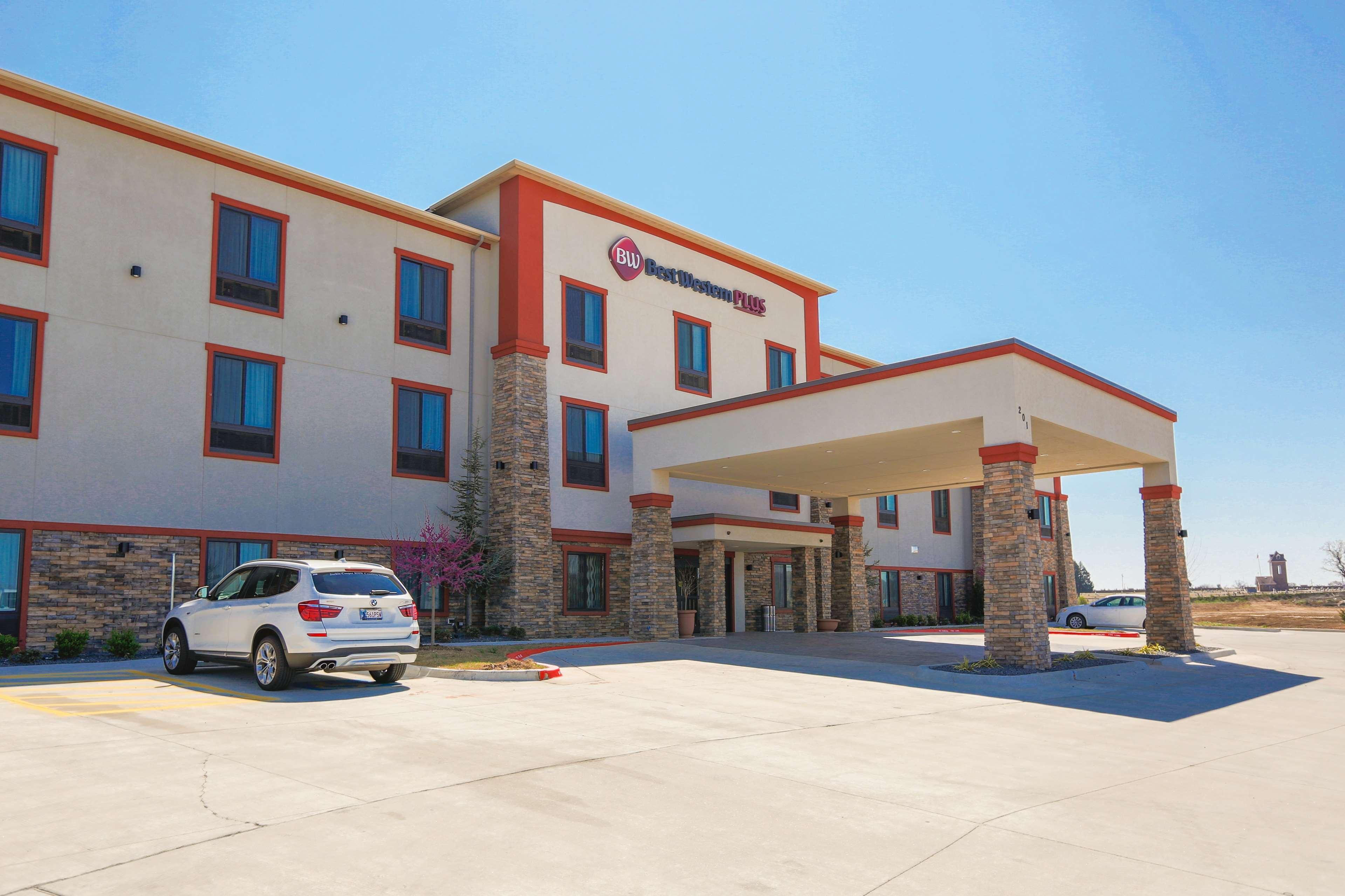 Best Western Plus Wewoka Inn & Suites Bagian luar foto