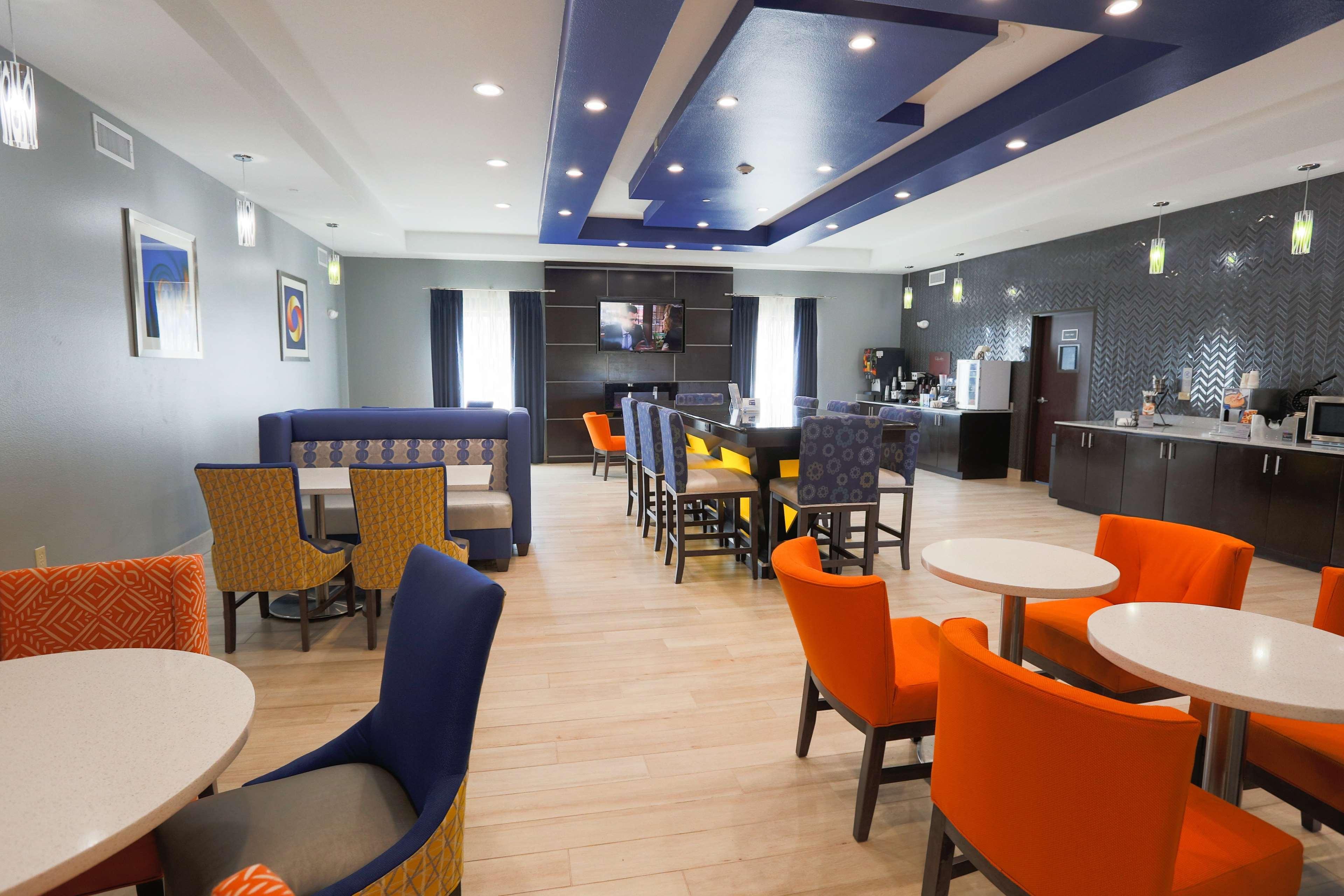 Best Western Plus Wewoka Inn & Suites Bagian luar foto