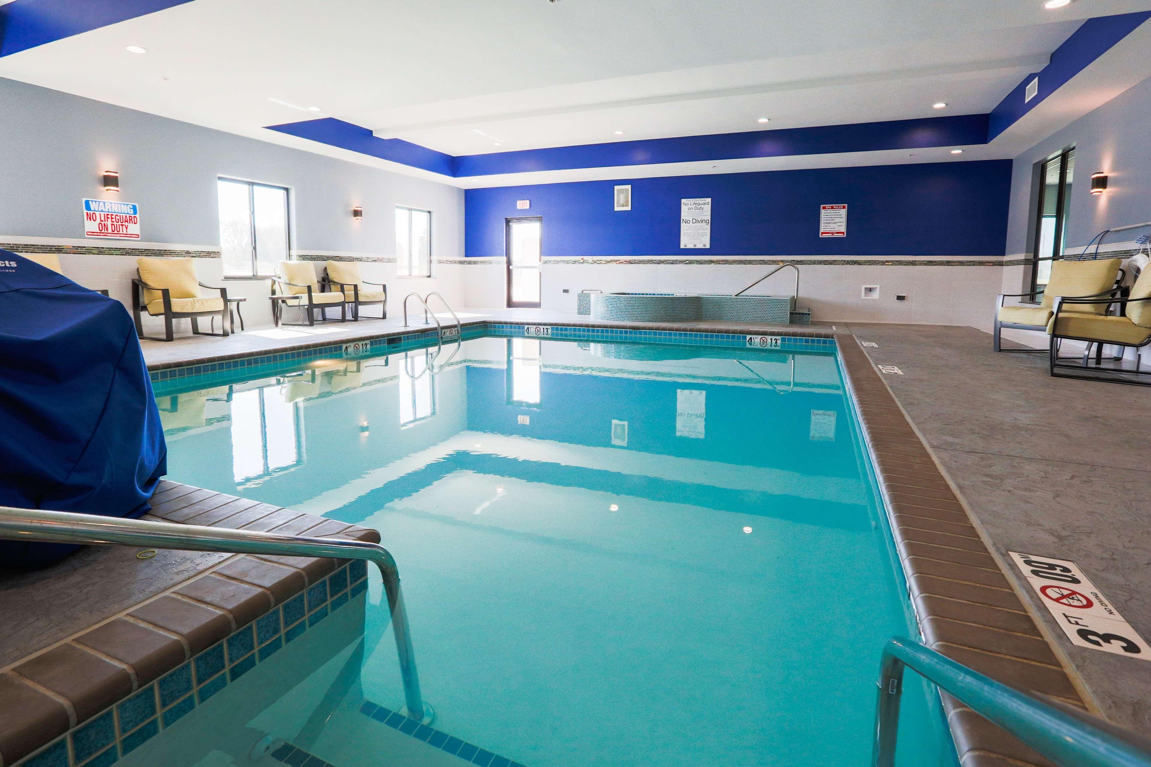Best Western Plus Wewoka Inn & Suites Bagian luar foto