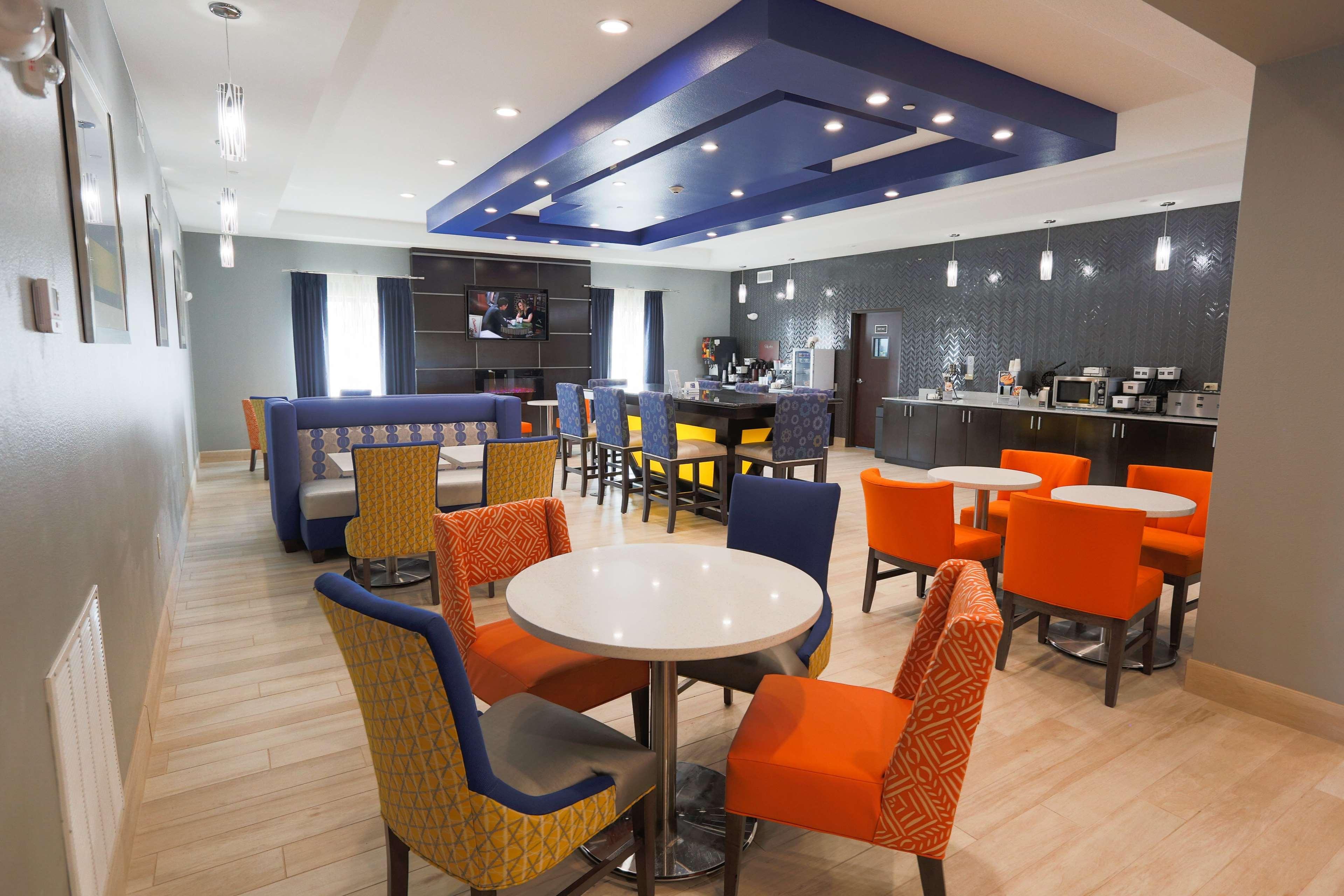Best Western Plus Wewoka Inn & Suites Bagian luar foto