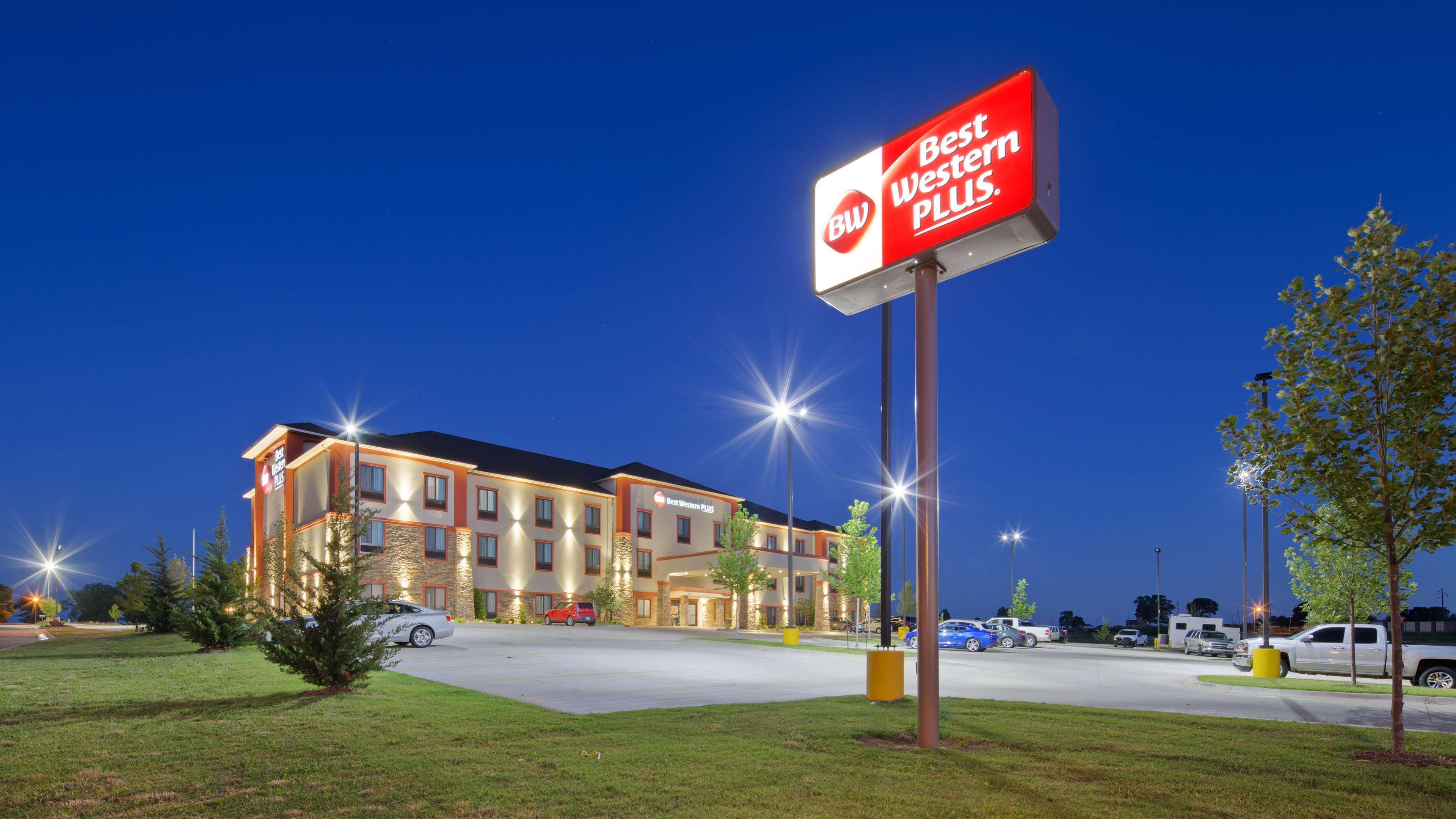 Best Western Plus Wewoka Inn & Suites Bagian luar foto